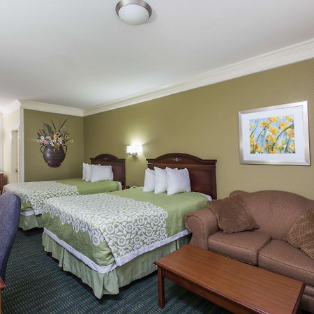 Days Inn & Suites Big Spring Esterno foto