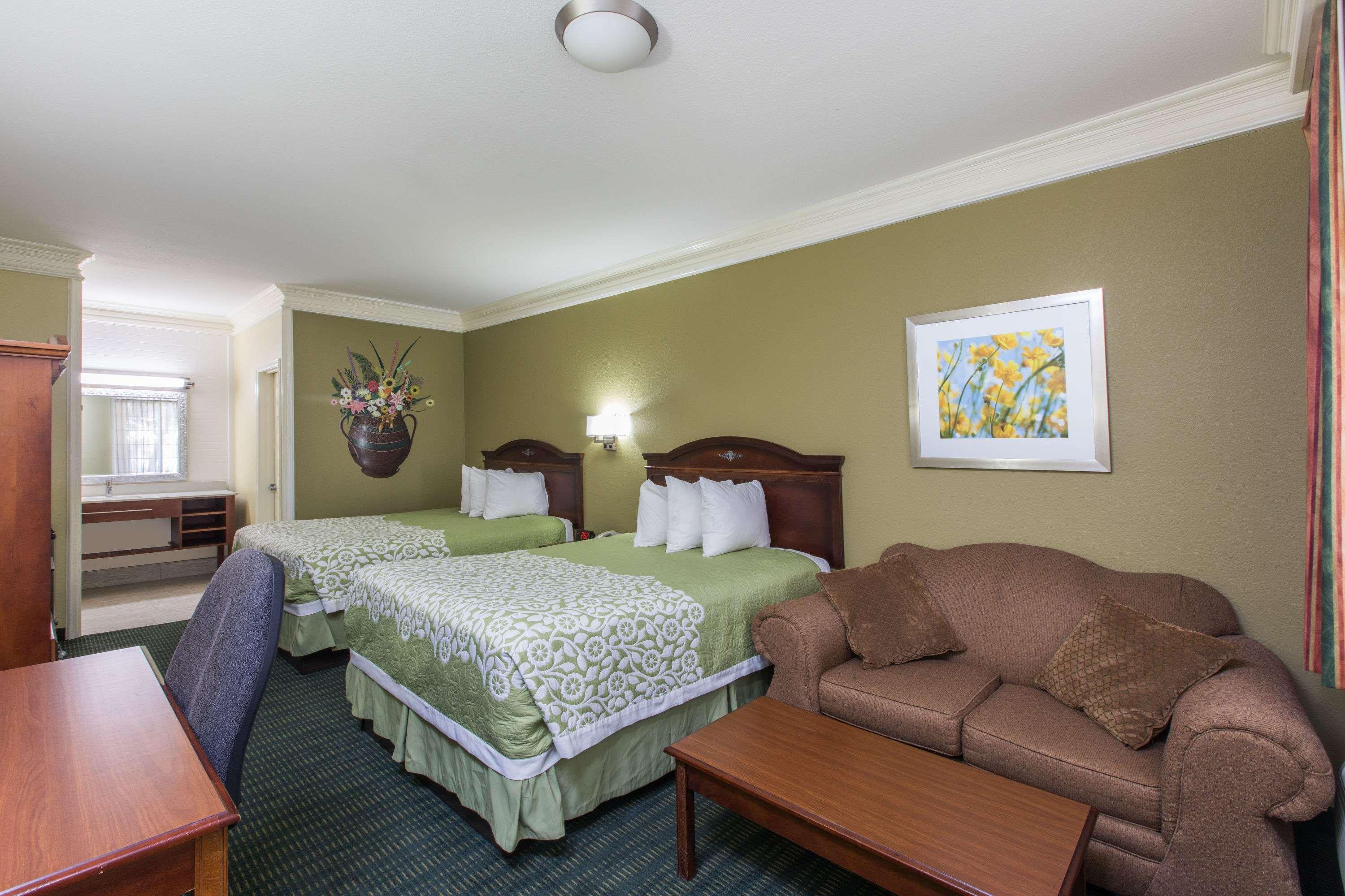 Days Inn & Suites Big Spring Esterno foto