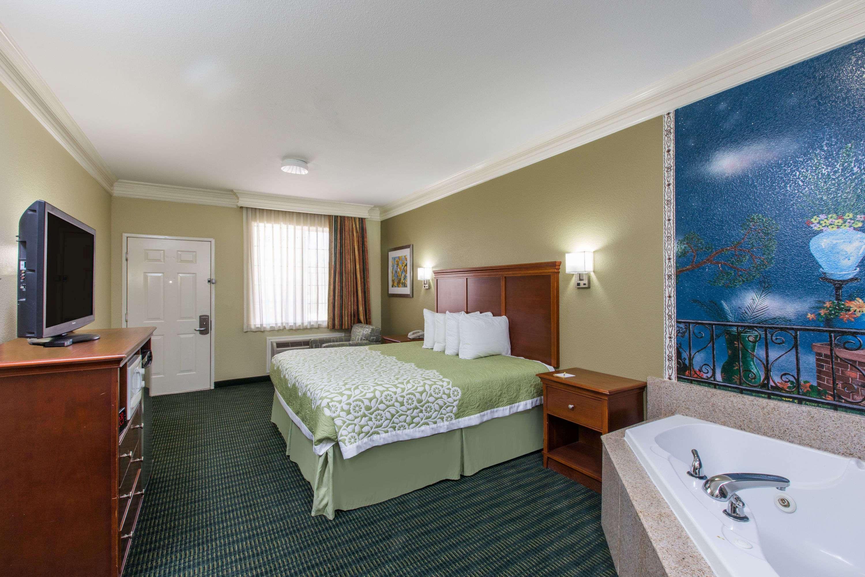 Days Inn & Suites Big Spring Esterno foto