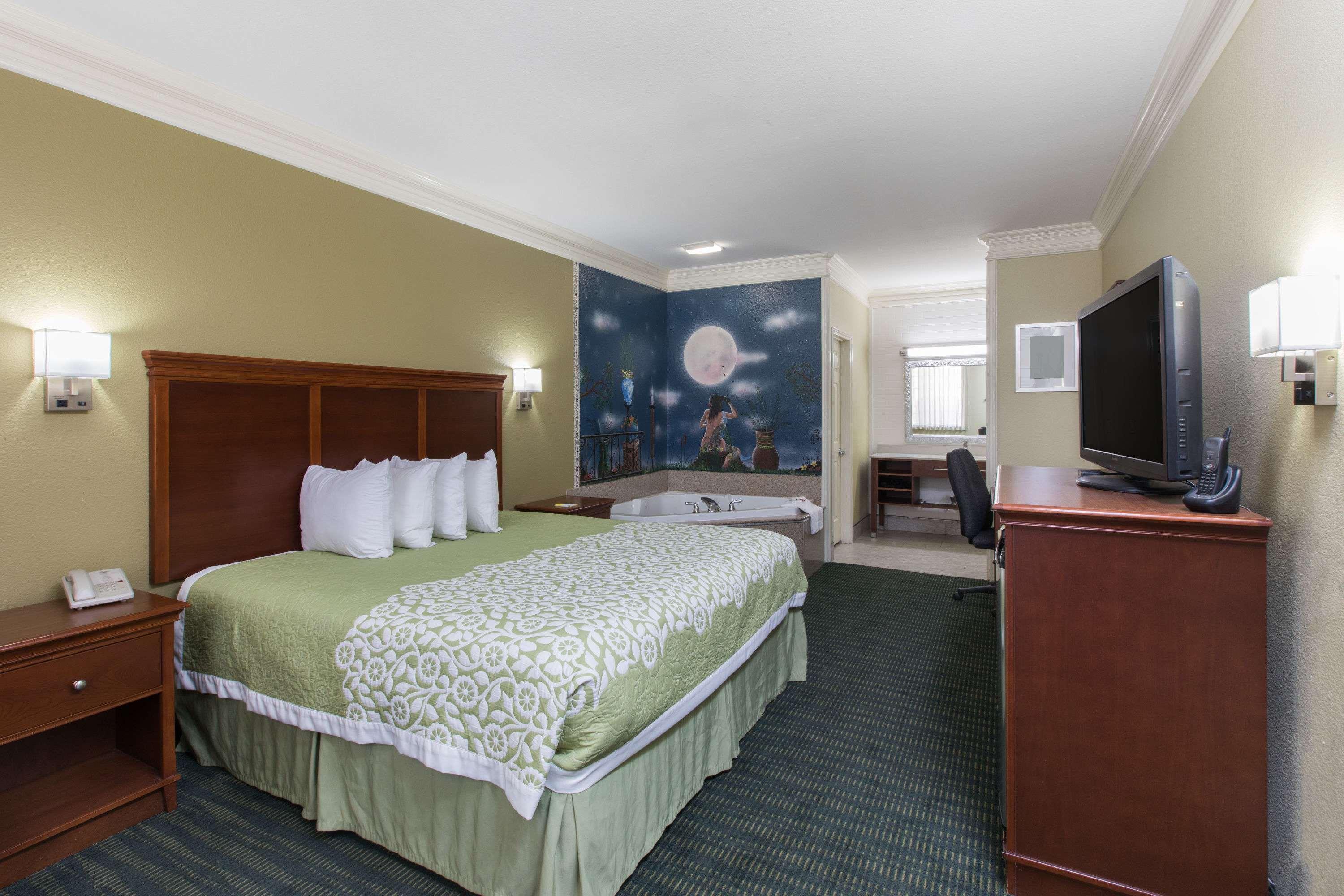 Days Inn & Suites Big Spring Esterno foto