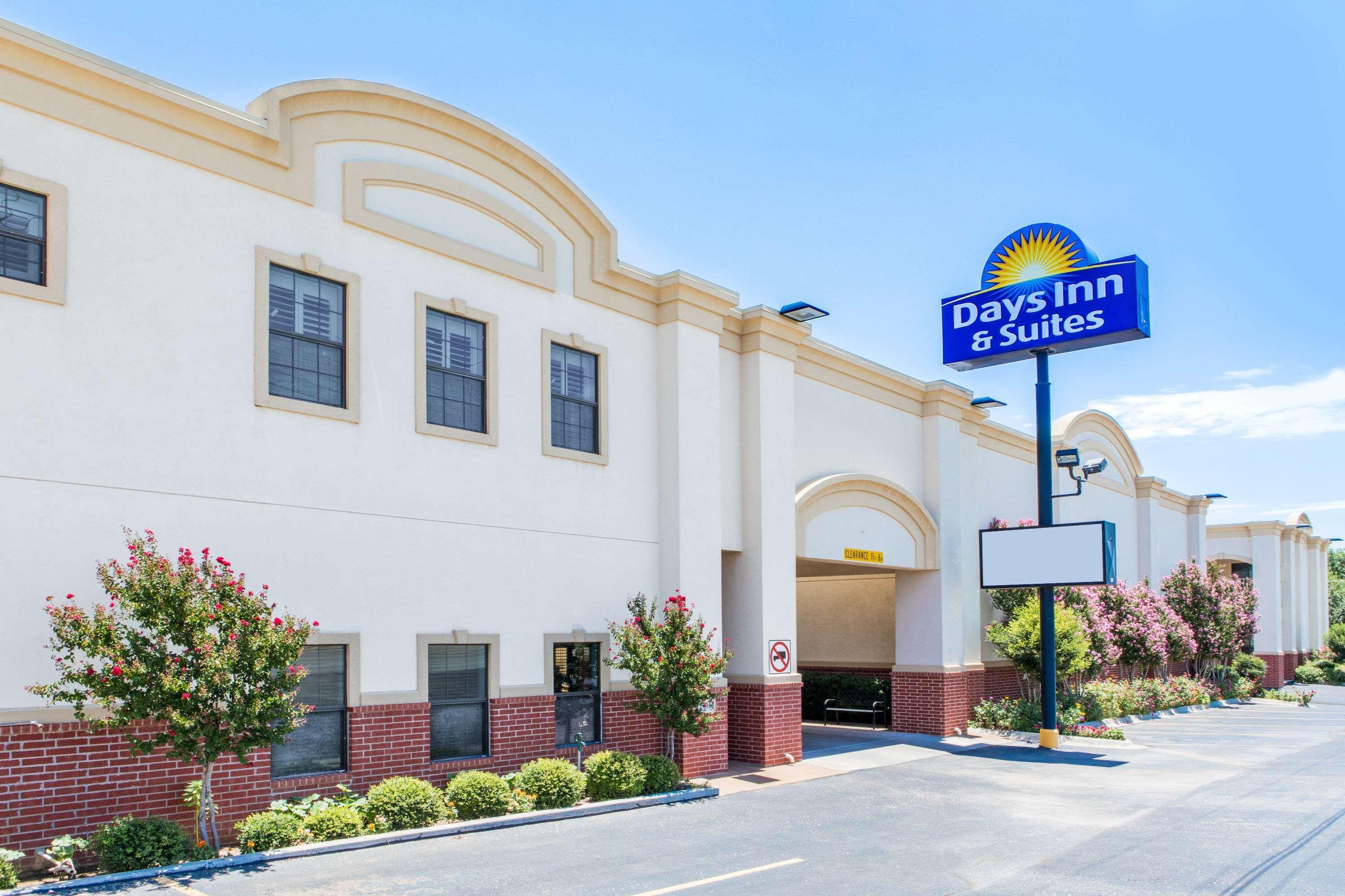 Days Inn & Suites Big Spring Esterno foto