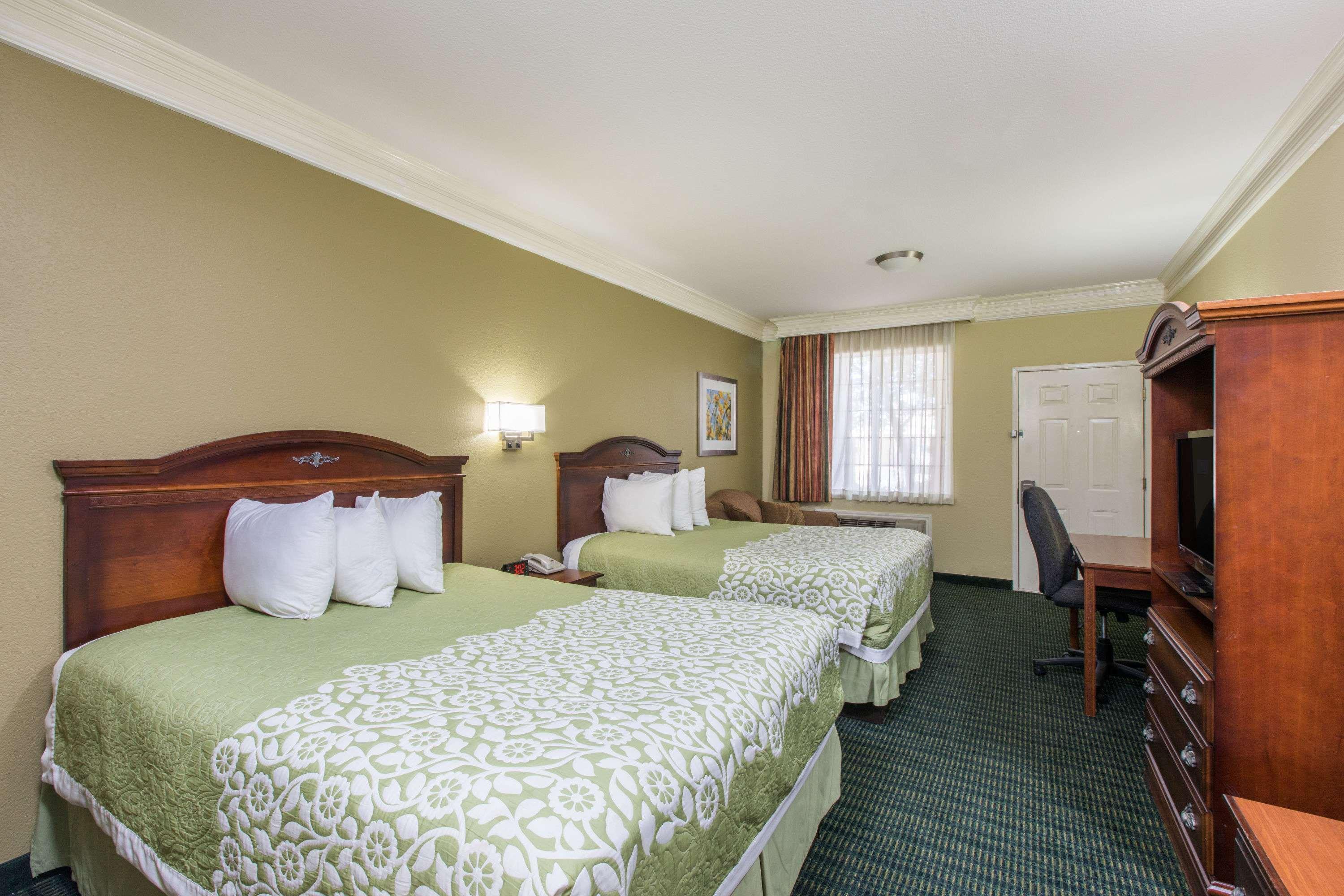 Days Inn & Suites Big Spring Esterno foto